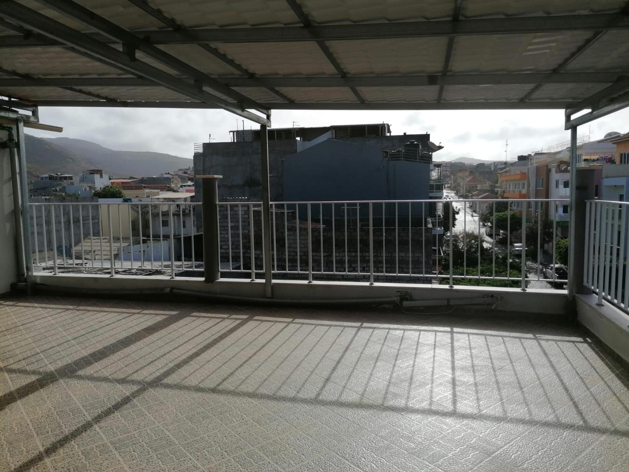 Apartamento Casa Cabral : Big Next To The Tarrafal (Santiago)